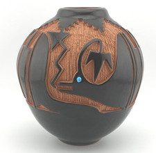 Sgraffito Pot by Hanna Jay Kinlicheni – Navajo artist in Santa Clara Style picture