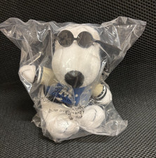Snoopy Joe Cool MetLife Promotional Plush 5