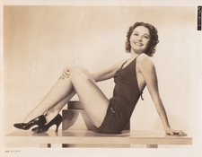 1938 Press Photo Leggy Actress Marjorie Weaver Models Bathing Suit for Fox Film picture