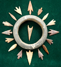 Awesome Group of  Arrowheads & a Stone Bracelet * Saharan Neolithic * Authentic picture