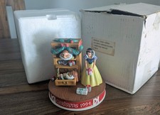Disney Magic Memories Snow White with Two Dwarfs Christmas Dreams 1994 Grolier picture