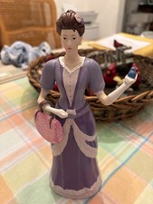 2019 Avon Mrs Albee Ceramic/porcelain Award Figurine. No Chips Or Cracks. picture