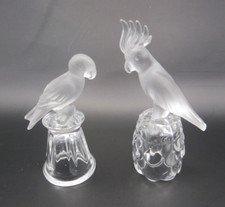 Lot of 2 SWAROVSKI Figurine Cockatoo on Thimble Base 012007 + Parrot 012005 picture