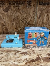 VINTAGE REGINA CHILD’S TOY SEWING MACHINE w/ ORIGINAL BOX – 1950s German Made picture