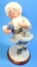 ANNALEE CHRISTMAS GRANNY IN SNOW CLOTHES mint without tag 7