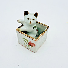 Vtg Porcelain White Cat/Kitten In Box Hand Painted Flowers Miniature 2