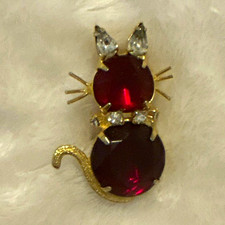 Vintage Gold Tone Cat Brooch Pin Red Rhinestones with Clear Rhinestone Ears picture