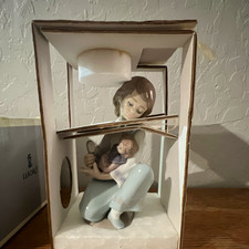 Lladró  05990 Porcelain Girl Figurine, Glossy Multicolor Finish, Boxed picture