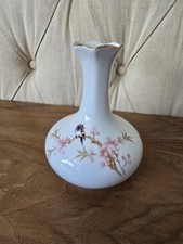 Vintage Chinese porcelain bird & floral bud vase 5.9