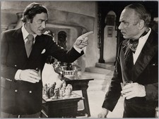 A18 A1899 – Michael Caine and Laurence Olivier in Sleuth Confrontation Scene picture