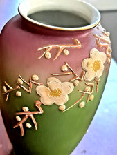 Small Vintage moriage and hand painted Japanese vase excellent picture