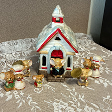 Vintage Jasco “ Mouse Carolers “ Christmas set picture
