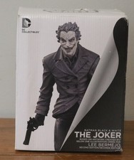 Batman Black & White The Joker Statue Lee Bermejo 2nd Edition DC Collectibles picture