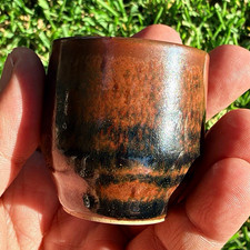 Japanese Studio Pottery Guinomi Sake Cup Metallic Yohen Glaze Mitsudomoe Mark picture