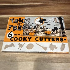Vintage Halloween Trick or Treat Cooky Cookie Cutters with Box picture
