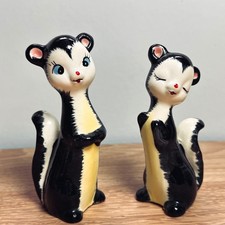 Vintage Ucagco Ceramics Japan Skunk Salt and Pepper Shakers Set Anthropomorphic picture