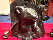 RARE Antique Anton Reiche Dresden Chocolate Mold #24223 – Seated Dog with Collar picture