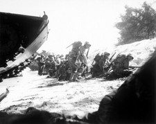 US Marines Land on Saipan Beach in the Marianas Islands 8x10 WWII WW2 Photo 679a picture