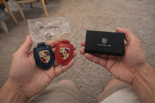 AUTH NEW GENUINE PORSCHE LEATHER CREST KEY RING FOB CHAIN BLACK/Red picture