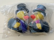 2017 Berkshire Hathaway Warren Buffett & Charlie Munger Rubber Ducks - Sealed picture