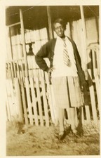 SMALL FOUND VINTAGE PHOTO Original AMERICA IN BLACK + WHITE WOMEN 62 LA 81 F picture