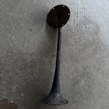 Vintage Automobile Trumpet Horn.  Nice  picture