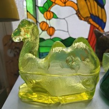 VINTAGE HUMPHREY THE CAMEL Original Westmoreland Uranium Glass GREAT GLOW picture