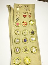 VINTAGE BOY SCOUT SASH WITH 14 MERIT BADGES 1930's-1941 4 Patches 10 Pins picture