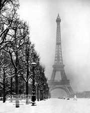 THE EIFFEL TOWER IN PARIS SNOW DURING THE WINTER OF 1948 - 8X10 PHOTO (AB-267) picture