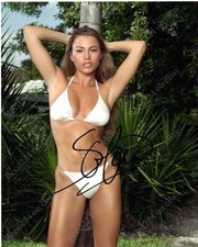 Sofía Vergara Signed 8x10 Photo UACC COA + Date, Location, & Event Details picture
