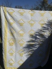 Beautiful Vintage Yellow And White Basket Pattern Quilt 74 X 88 picture
