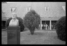 Photo:Hyde Park New York Franklin D Roosevelt Home Library 1940s Bust picture