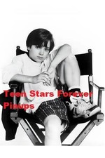 Elijah Wood 8x10 Photo vintage picture child star modeling young chair shorts picture
