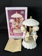 Precious Moments LOVE MAKES THE WORLD GO ROUND 139475 Limited Ed. 2802/15000 MIB picture