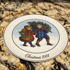 1981 Avon Christmas Plate 22k Gold Trim picture