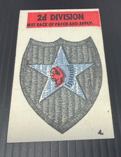 1965 Topps Battle Cloth Emblem #4 - 2D Division - ExMt picture