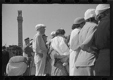 Photo:Provincetown Massachusetts 1940 crowd near Pilgrim Monument FSA picture
