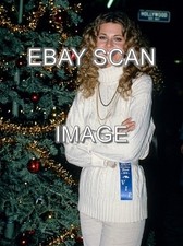 LINDSAY WAGNER THE BIONIC WOMAN CHRISTMAS   8X10 PHOTO V picture