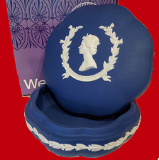 Wedgwood Jasper Candy Box Royal Blue H.M. The Queen Royal Silver Jubilee 1952-77 picture