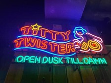 Titty Twister Open Dusk Till Dawn 24