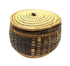 Exquisite Handcrafted Covered Basket: Native American Artistry from Maine, Embod picture