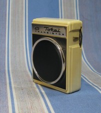 RARE 1962 TOKAI RA-611 TEENY TRANSISTOR  RADIO WORKING GREAT SHAPE picture