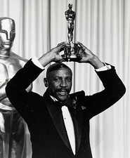 Louis Gossett Jr at 55th Academy Awards Pressroom at Dorothy Chand- Old Photo picture