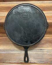 Vintage Favorite Piqua Ware 8 Smiley Cast Iron Skillet W/ Heat Ring picture