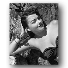 Anne Baxter Photo 8x10 Portrait Classic Hollywood Film Star-19 picture