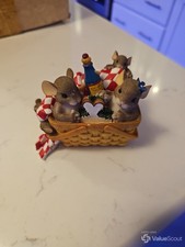 Charming Tails Fitz and Floyd Family Picnic Figurine 98/272 picture