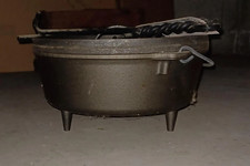 LODGE #12 Three Footed Large Cast  Iron Camp Dutch Oven With Lid  vintage new picture