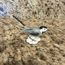 Vintage Goebel West Germany Porcelain Bird Figurine 38025 Wagtail Orig Sticker picture