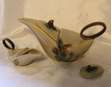 Vintage Hull Parchment & Pine teapot creamer & sugar lid 1950s  Aladdin style picture