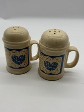 Vintage Country Heart Salt & Pepper Shakers Blue Heart Grannycore Ceramic Set picture